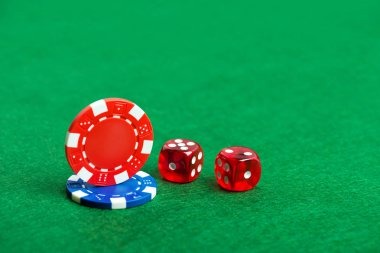 Live dealer table on isototo showing professional dealer and multi-camera setup